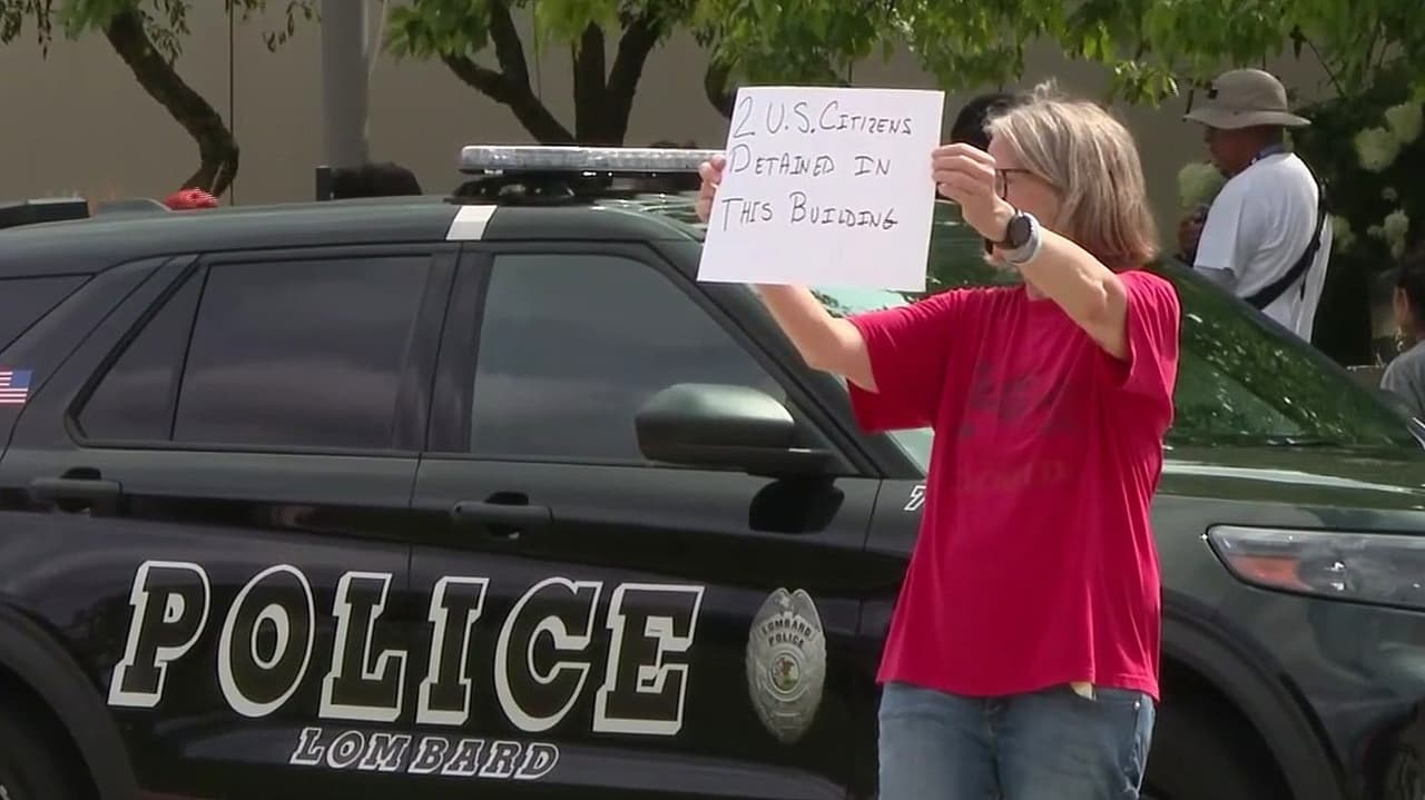 Denuncian agresiones y hospitalización de activistas tras enfrentamiento con ICE en Illinois