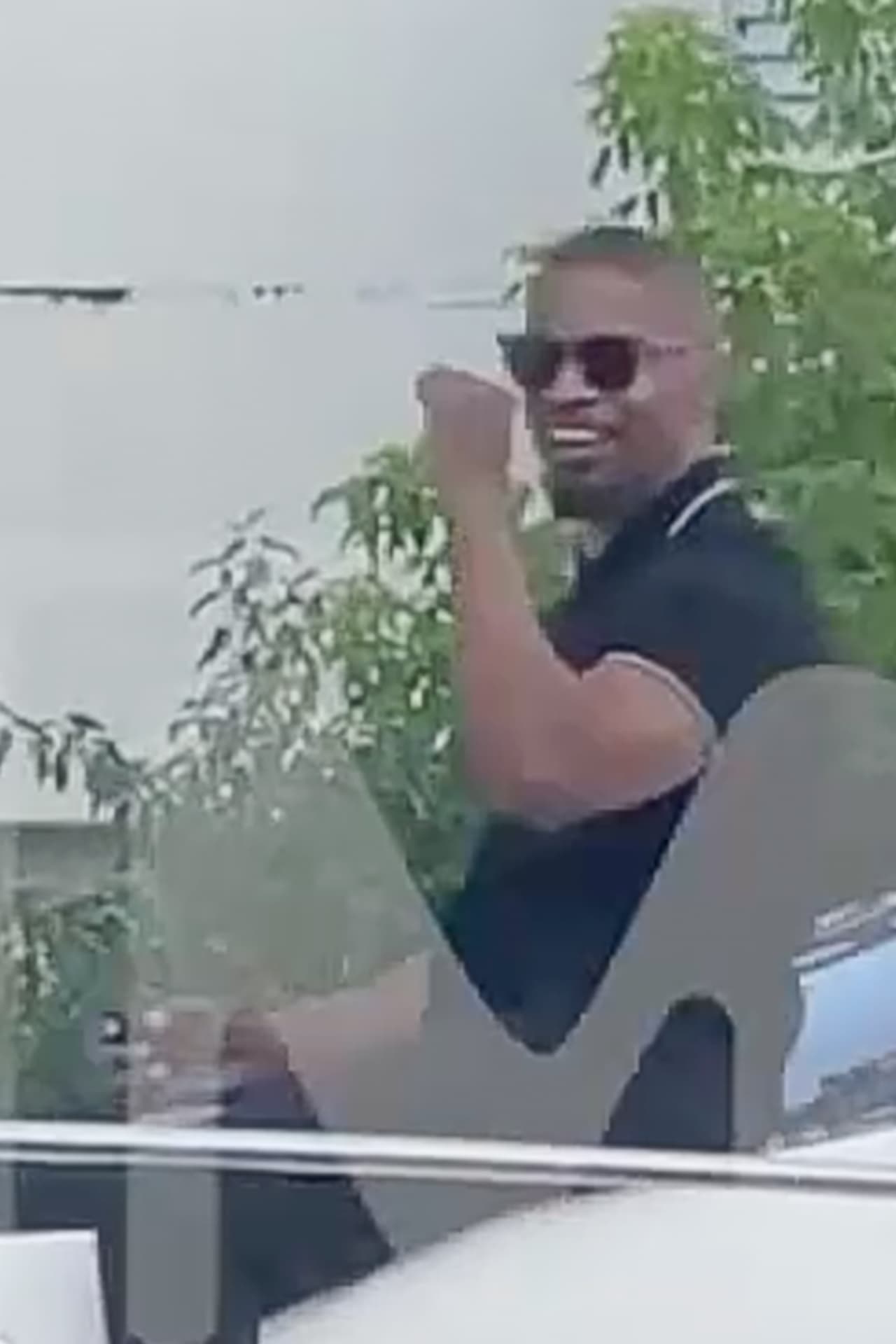 Tras su paseo, Foxx realizó una publicación en su cuenta de Twitter, cuya última actividad data del 14 de marzo pasado.