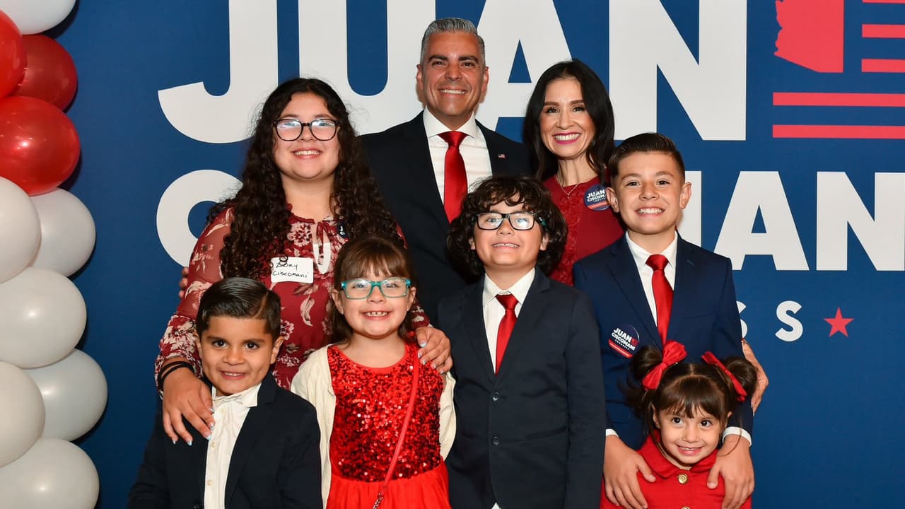 Juan Ciscomani se convierte en el primer inmigrante mexicano en Arizona en llegar al Congreso de EEUU