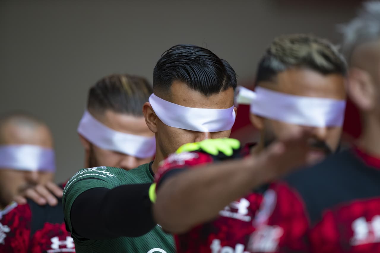 Monterrey se impone a Toluca 2-1 en el Nemesio Diez, durante la Jornada 14 de la Liga MX. Con un golazo a distancia, Sebastián Vegas de los Rayados abrió el marcador, seguido de Maximiliano Meza para ponerse arriba en el encuentro. Ya al minuto 71, Jorge Torres Nilo puso el único tanto para los 'Diablos Rojos'.