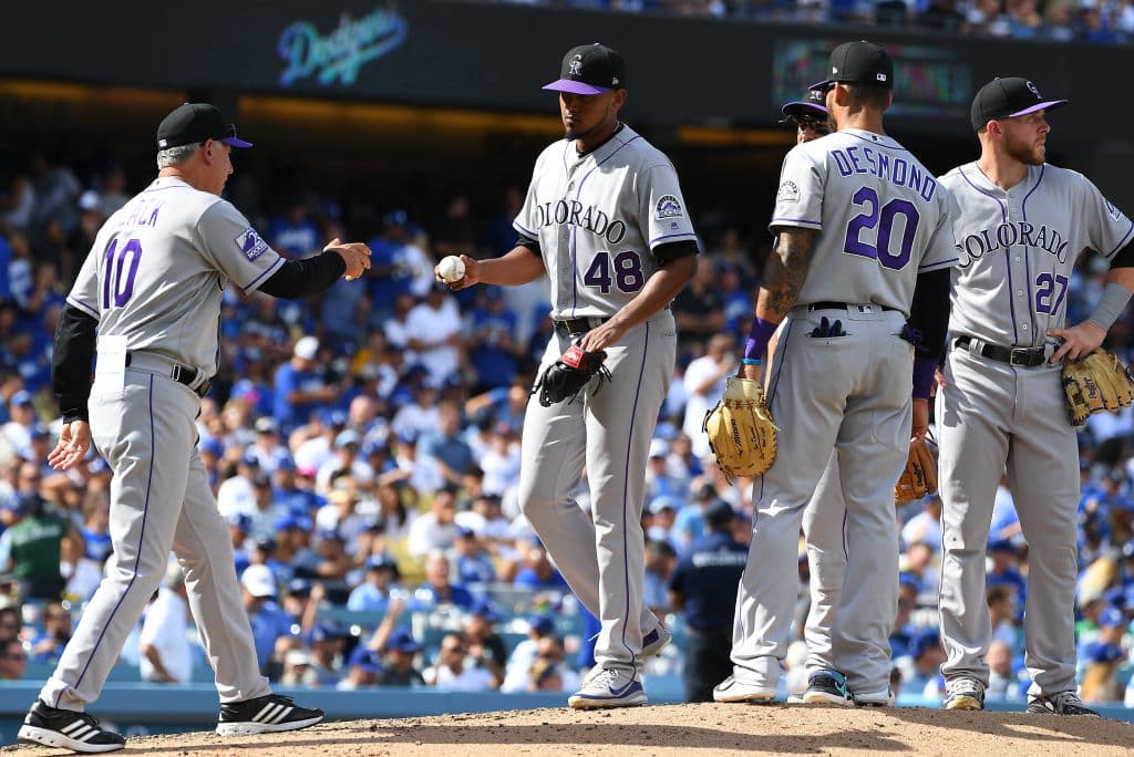 Por los Rockies abrió el venezolano Germán Márquez (48), quien cargó con la derrota y lanzó por espacio de 4.2 innings, permitió cinco hits, cuatro carreras, ponchó a nueve y dio dos boletos.