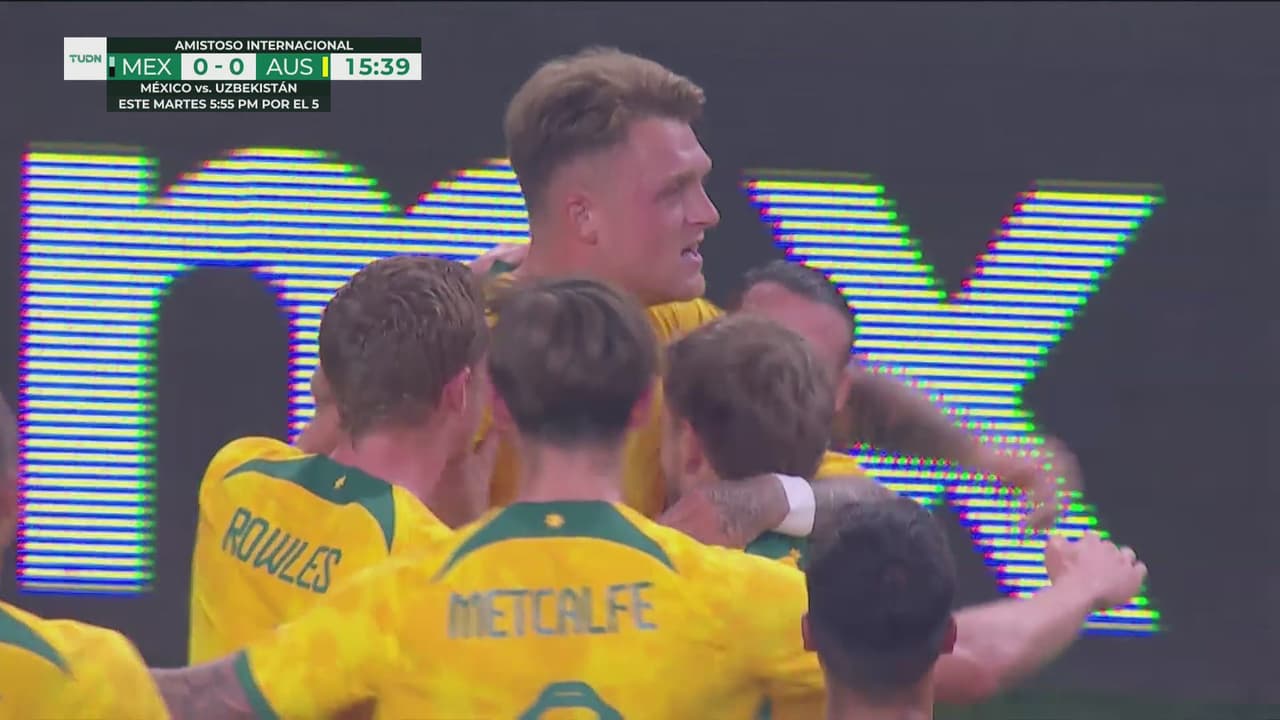 ¡Gool de Australia! Souttar de cabeza no falla