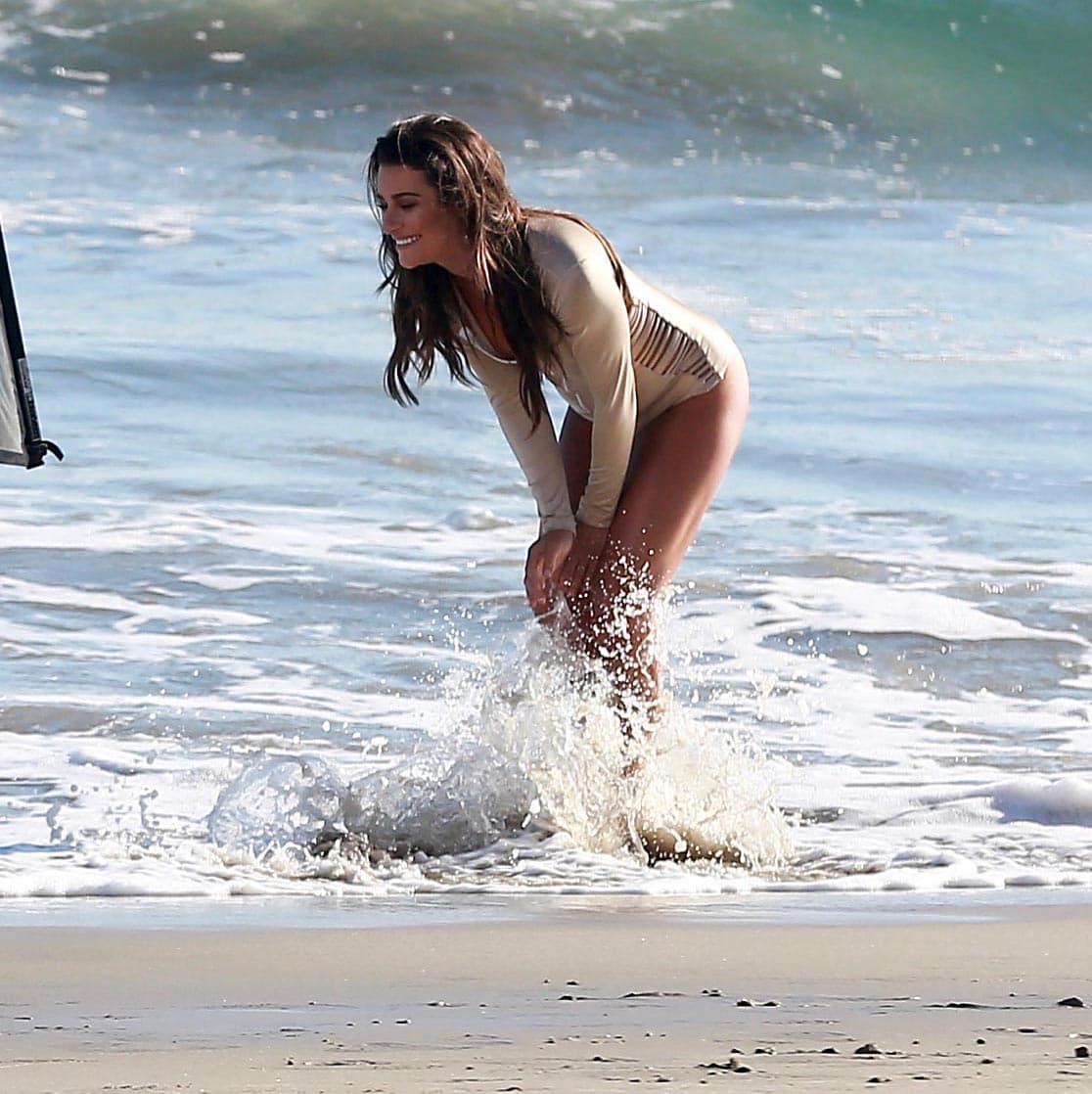 Las olas fueron súper traviesas con ella.