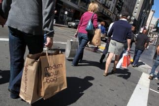 “Iban con 100 dólares y hoy en día no compran la misma cantidad de cosas, entonces hay que hacer un análisis y un presupuesto para ver cómo puedo manejar ese cheque y estirararlo, pero también qué gastos debo cortar esta temporada para estirar ese cheque”, dijo Carrión a Noticias 40.