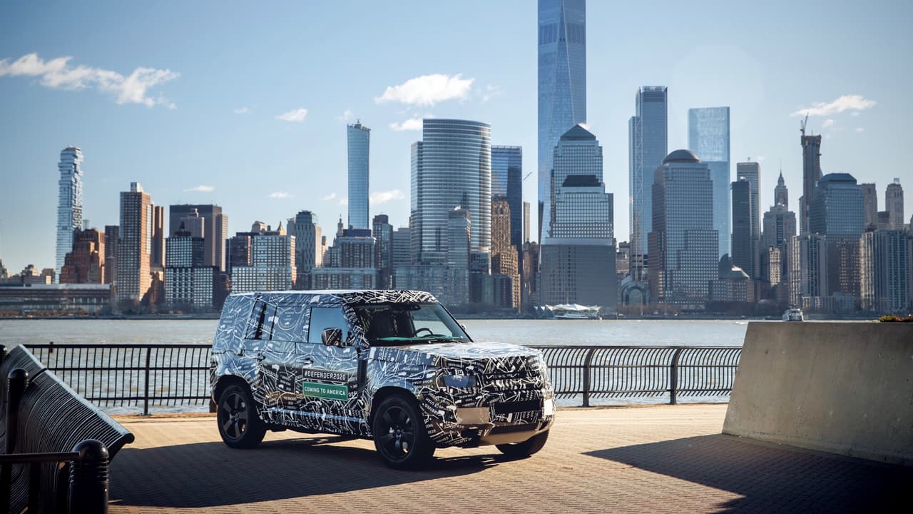 Land Rover Defender 2020.