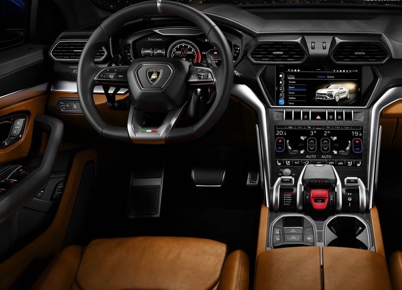 Tiene una capacidad de aceleración de 0 a 60 mph en 3.5 segundos y 
<b>una velocidad máxima de 190 mph. </b>Además incluye varios modos de manejo: Strada (calle), Terra, Nieve, Sport y Corsa (pista). Su cabina puede ser para cuatro o cinco pasajeros y es cuestión de días para que empiecen las entregas de esta súper camioneta en Estados Unidos.