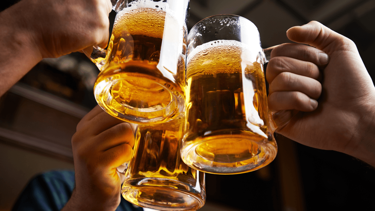 Si te gusta la cerveza, estos 10 productos no pueden faltar en tu casa. 