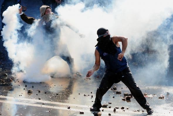 Entre las demandas de los manifestantes figuraban desde la libertad de los presos mapuches juzgados por un atentado contra un fiscal, hasta mejoras en la educación, un trato justo a las minorías sexuales, y leyes para la protección de los trabajadores.