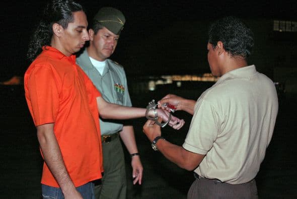 La Corte de Nueva York lo acusó de mover 30 millones de dólares de narcotraficantes a través de una cuenta en Merrill Lynch y de adquirir nueve propiedades en Miami y una en California para ocultar ganancias ilícitas.