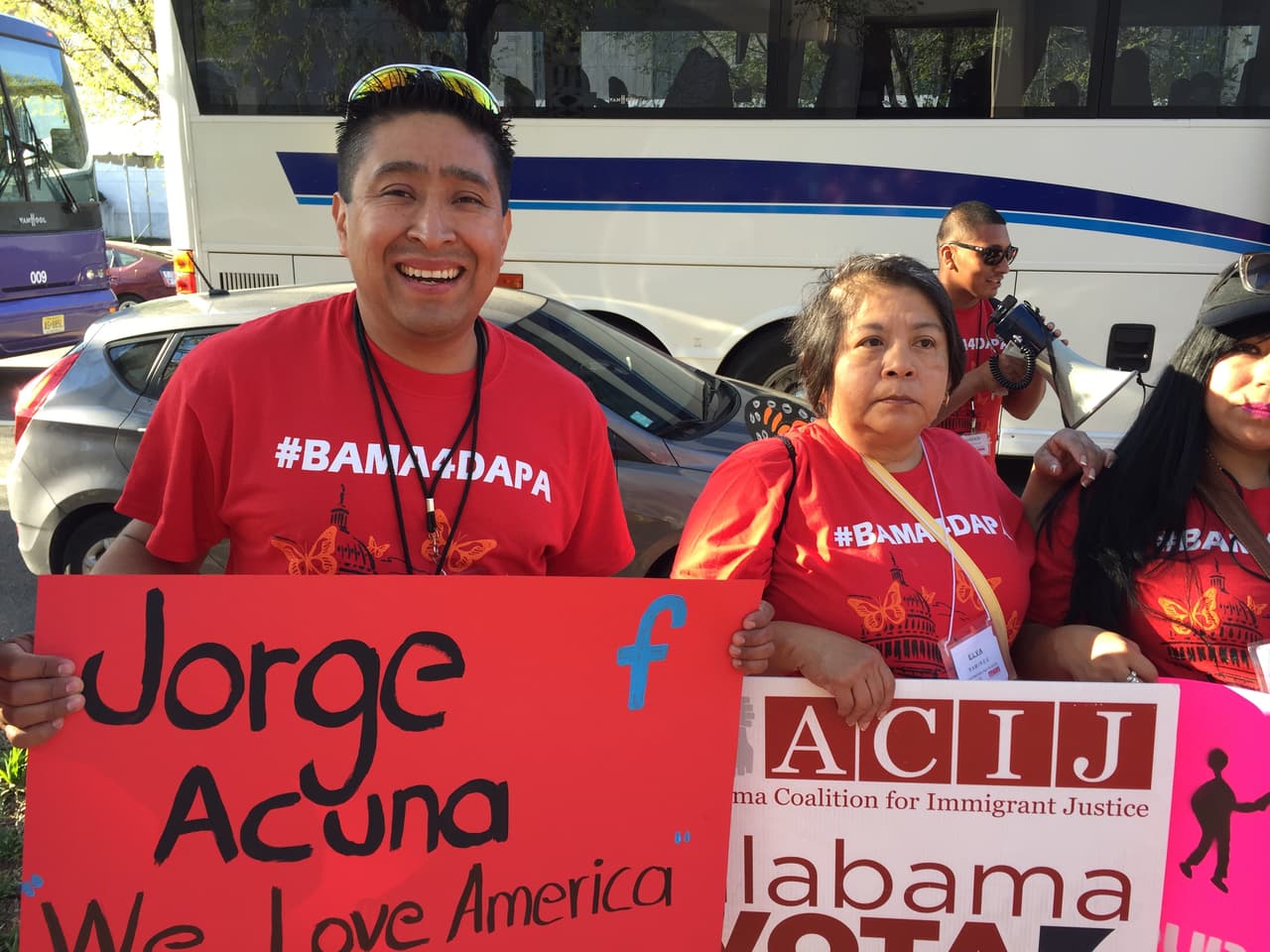 Aplauden en Colorado ley que castiga el fraude migratorio cometido por notarios y gestores no autorizados