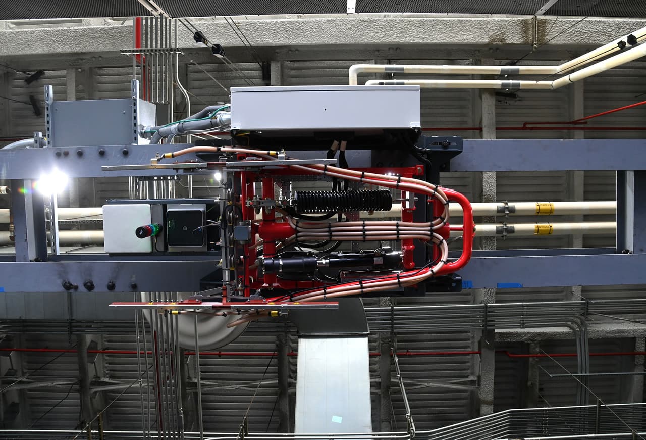 Los autobuses cuentan con sistemas de tracción eléctrica livianos que permiten a los autobuses 
<b>recuperar hasta el 90 por ciento de la energía durante el frenado</b>.
<br>