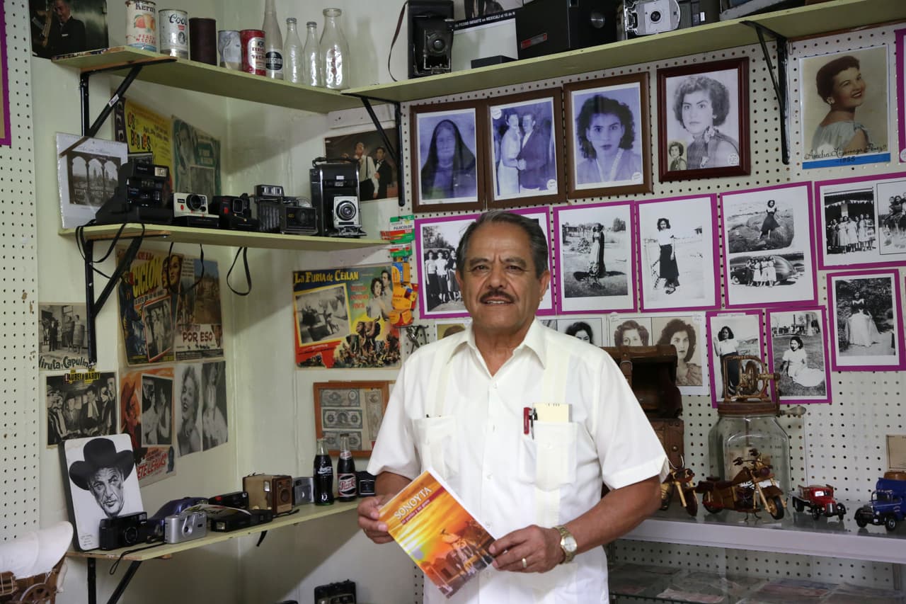 Las elecciones presidenciales acaparan conversaciones en cafés y negocios del pueblo y Celaya ha decidido votar por Andrés Manuel Lopez Obrador. “Tenemos una mala experiencia con los gobiernos que han pasado, no tenemos la atención y a Sonoyta lo ven como una cosa perdida en el desierto”, enfatizó. “Si AMLO trae una esperanza para México pues vamos a experimentar con esa propuesta, de que nos sigan robando los otros a que nos robe uno nuevo pues que nos robe el nuevo a lo mejor nos roba menos”. 
<br>