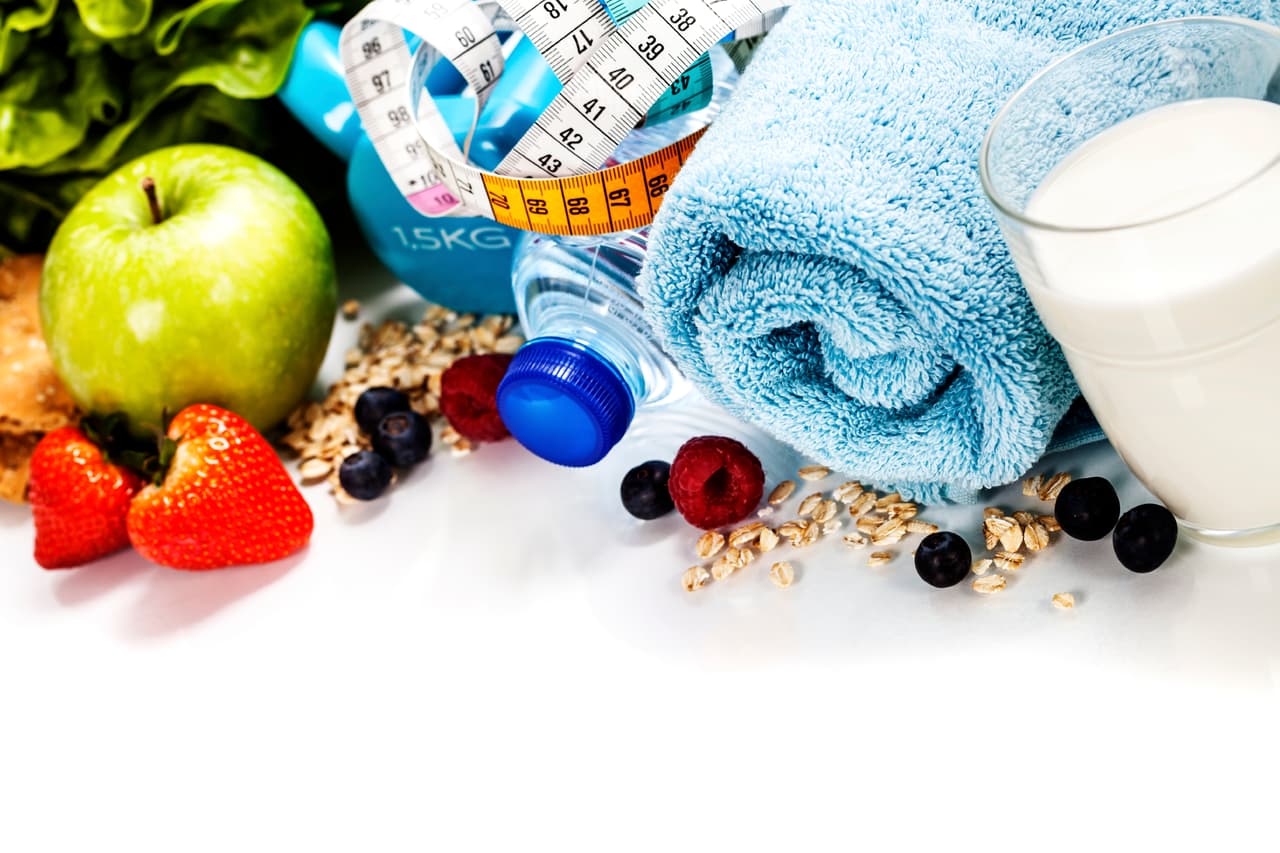 Imagínate puedes tomar un refresco de cola con cero calorías, pero el impacto en tu salud es distinto al de tomar un jugo verde con 180 kcal.