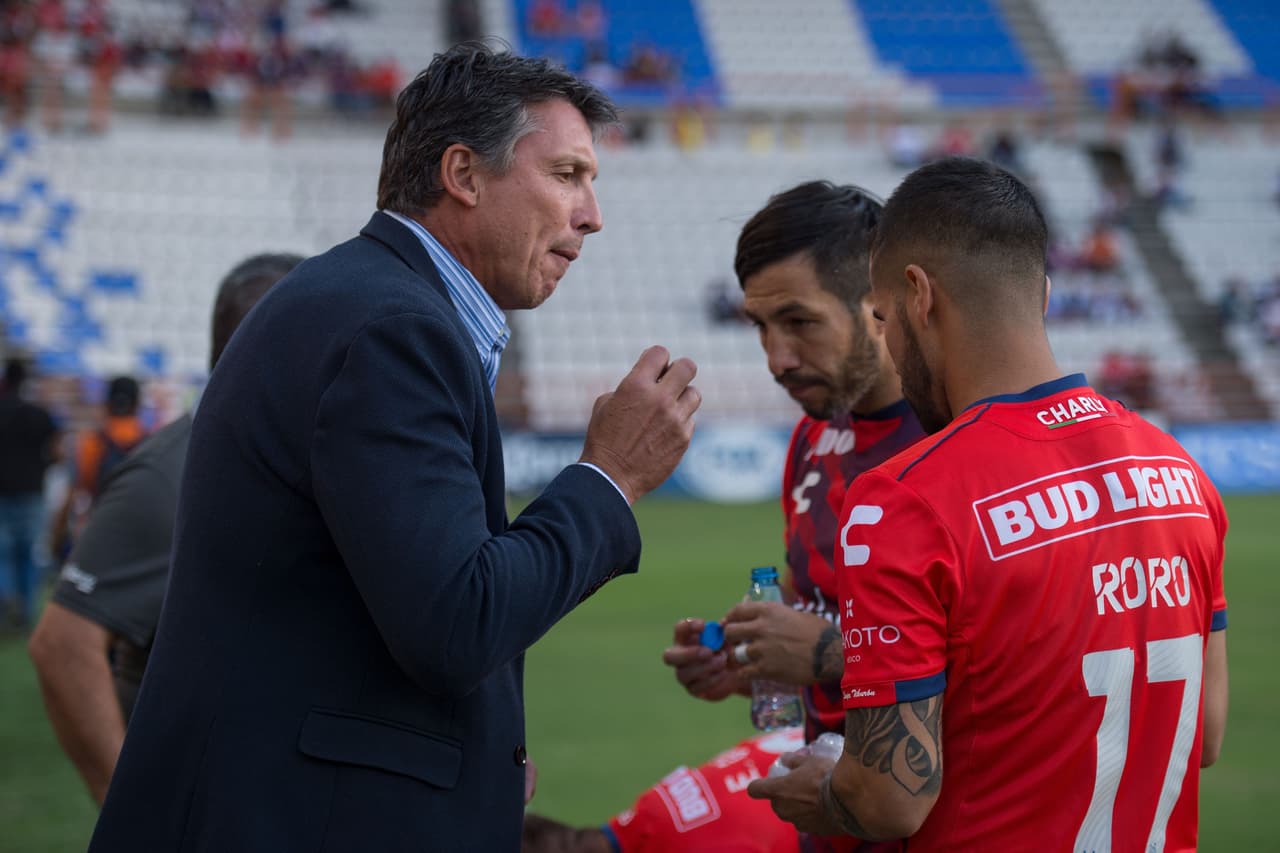 El último partido que dirigió como entrenador de Veracruz fue ante los hidalguenses en cotejo correspondiente a la Jornada 14 del Clausura 2019.