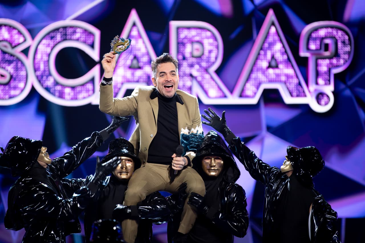 Faltan dos programas para conocer al personaje que se llevará la corona, pero mientras eso ocurre, Omar Chaparro hizo una gran aparición junto al cuerpo de baile del show.