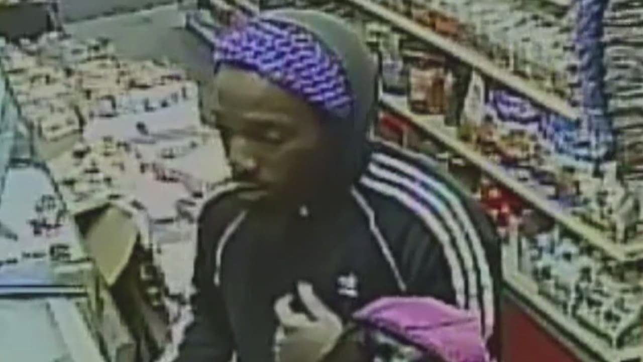 Mujer es violada por ladrón que entró por la ventana usando un ladrillo en Brooklyn