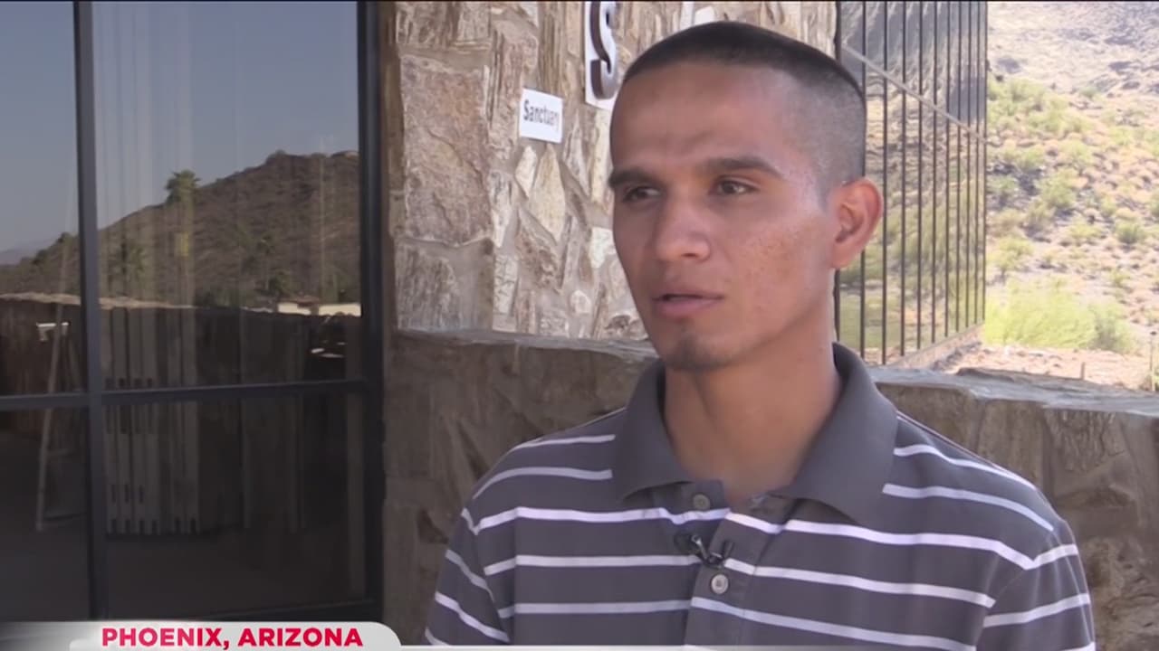 Se refugia en iglesia por temor a ser deportado