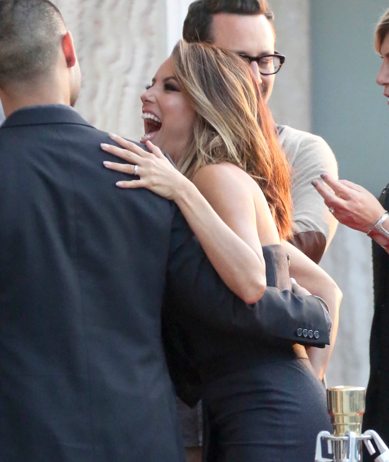 Se le vio muy divertida con sus amigos.