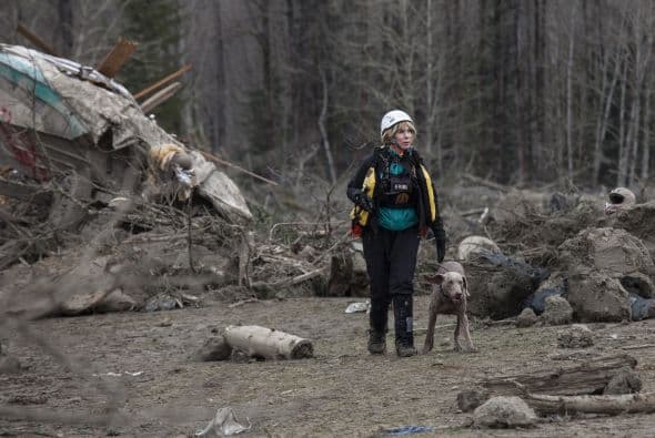 Si se hubiera prevenido a la población y si las viviendas de la zona estuvieran hechas de materiales de mejor calidad, no hubiese ocurrido la tragedia.