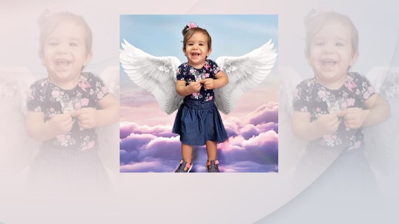 Paloma Domínguez Caballero falleció el pasado 9 de octubre en Cuba. La niña de apenas un año de nacida sufrió reacciones a una vacuna que le aplicaron en Cuba. Esta imagen la hicieron sus padres, para recordar a su bebé, quien para ellos ya es un angelito en el cielo.