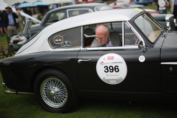 El evento anual Salón Privé en su noveno año se ha convertido en un evento popular para los amantes de autos. También llamado The Luxury and Supercar Show. Este año el evento será más grande y mejor que los años anteriores. Primero que nada el evento de tres días se realizará en un espacio de 200 acres de Syon Park, la casa en Londres del Duque de Northumberland. En este evento se pueden encontrar algunos de los autos más lujosos y exclusivos del mundo. El Salón Privé se ha convertido en algo así como el Pebble Beach de Inglaterra, donde los coleccionistas presumen sus joyas más preciadas.