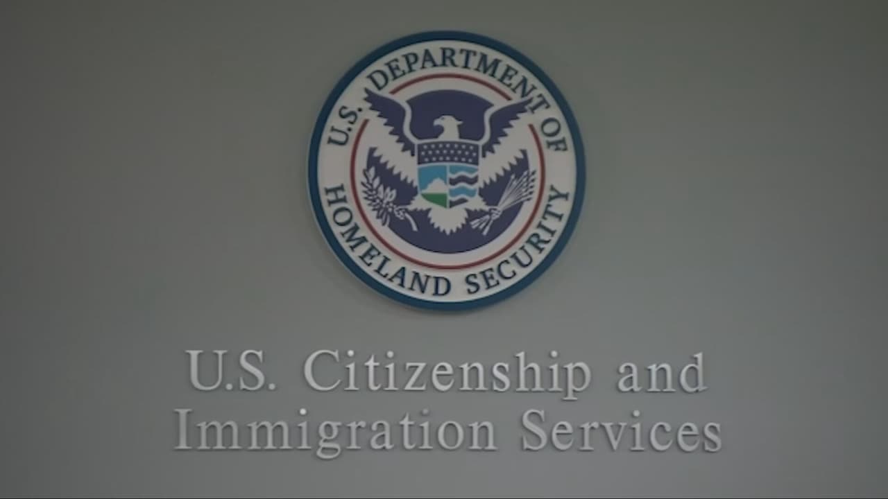 Incertidumbre entre venezolanos con asilo en EEUU tras captura de Maduro