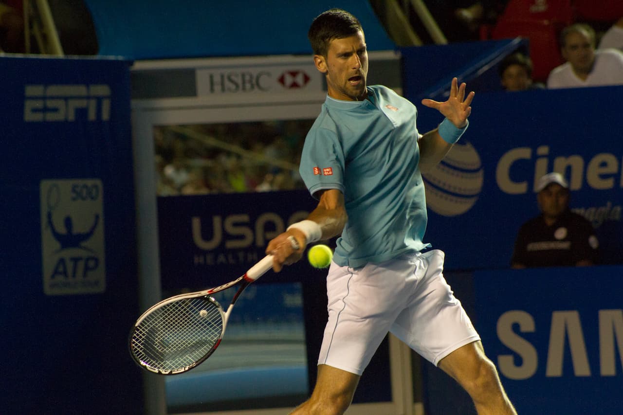 Nick Kyrgios eliminó al favorito del Abierto Mexicano, el serbio Novak Djokovic, número dos en la siembra de la ATP. El australiano dio una demostración de potencia y precisión con su saque que se tradujo en 25 aces para acceder a las Semifinales.