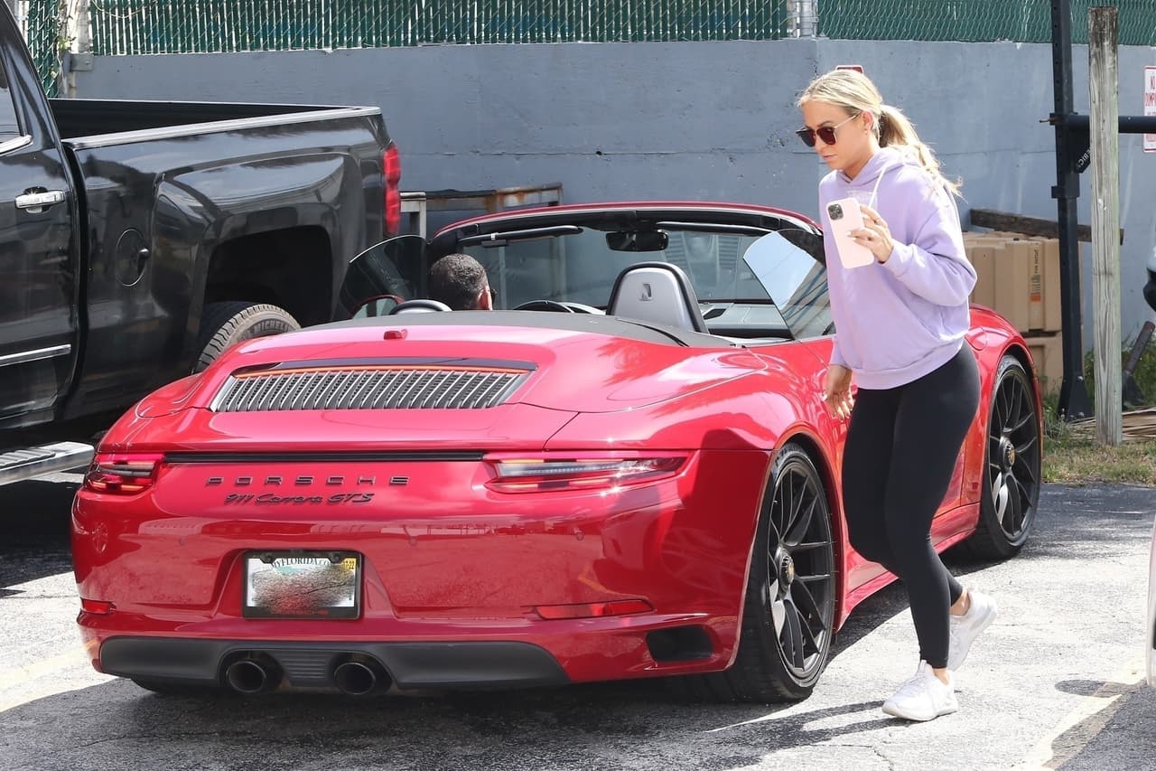 En ninguna fotografía aparecen de manera cariñosa.
<br>