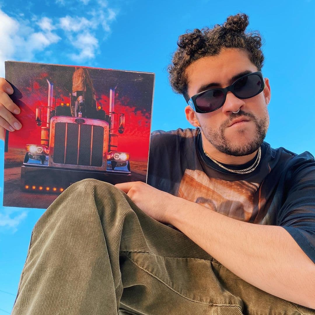 El cantante indicó en la misma entrevista que seguirá siendo espontáneo en la música; sin embargo, dijo que ahora el futuro pinta "diferente", pues se le han ofrecido colaboraciones con artistas inimaginables.