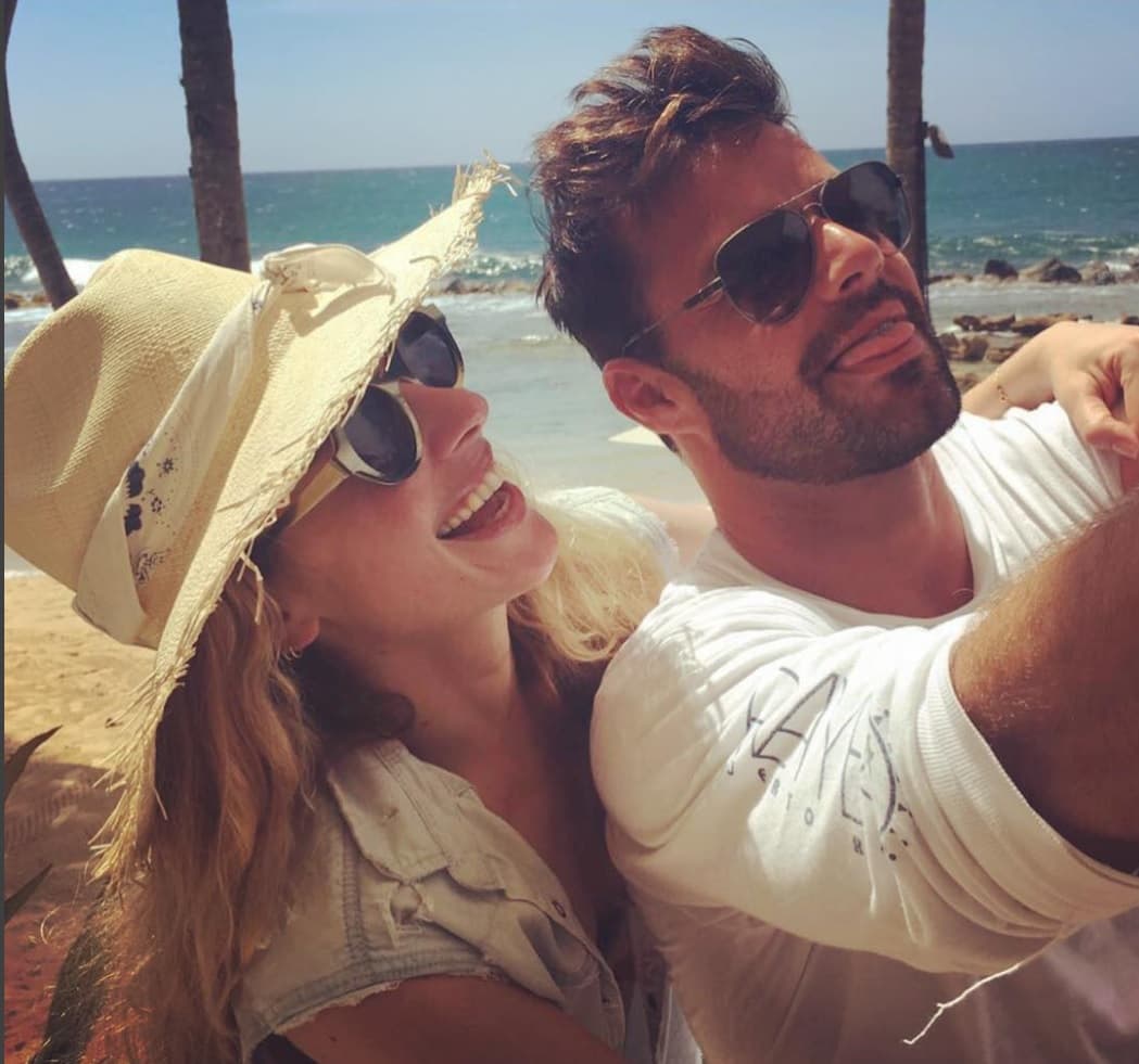Ricky Martin tiene una relación por demás particular con la venezolana, pues muchas veces hasta los fans les preguntan si fueron algo más en alguna etapa de la vida.