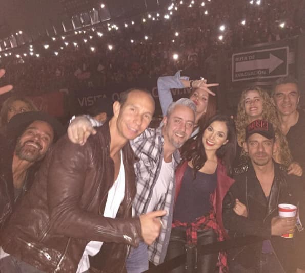 Los actores mostraban cada segundo su relación perfecta, dejando ver sus reuniones con amigos.