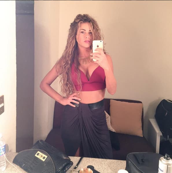 Candela es muy guapa, tiene una personalidad muy seductora.