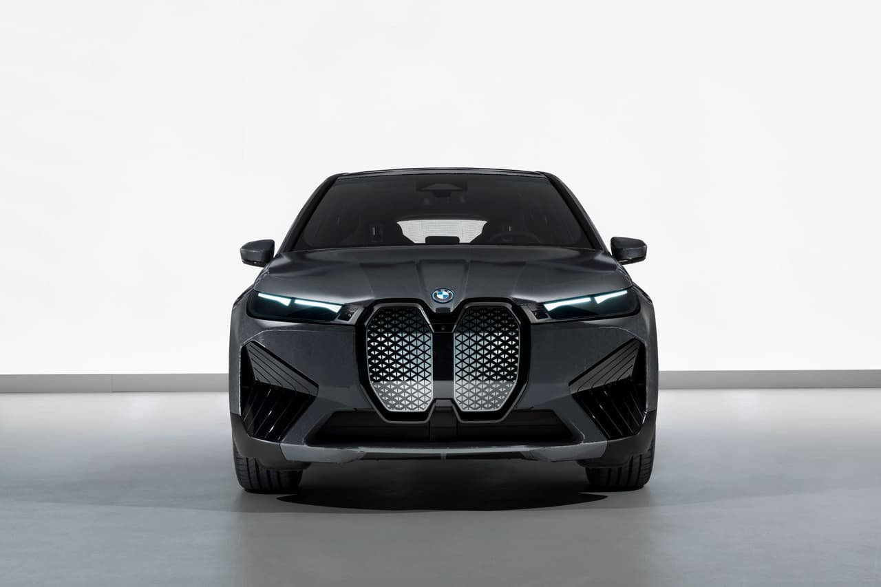 BMW iX Flow Concept