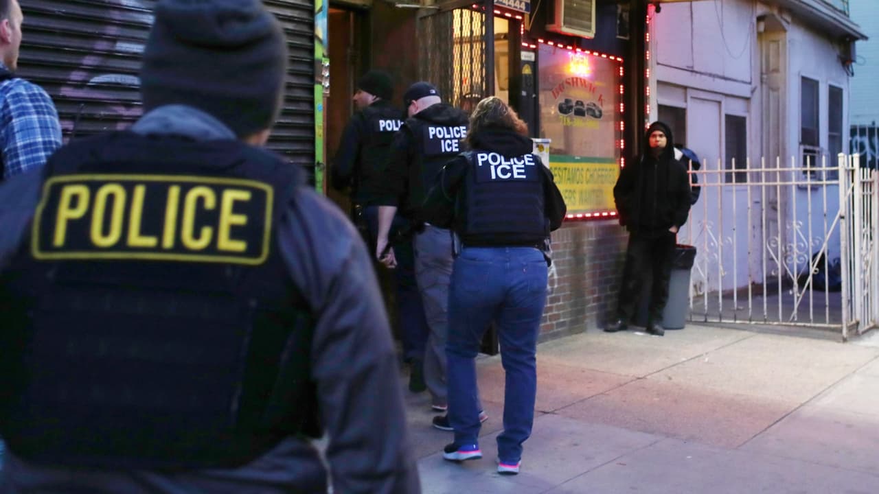 Dueños de negocios en Chamblee reportan baja en las ventas ante arrestos de ICE en la zona