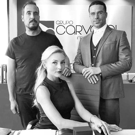 El proyecto fue escrito por Leonardo Padrón, y producida por W Studios, Lemon Studios y Televisa.