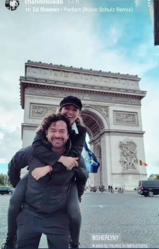 Ambos han compartido imágenes del viaje juntos, incluso en aparentes cenas románticas.
<br>