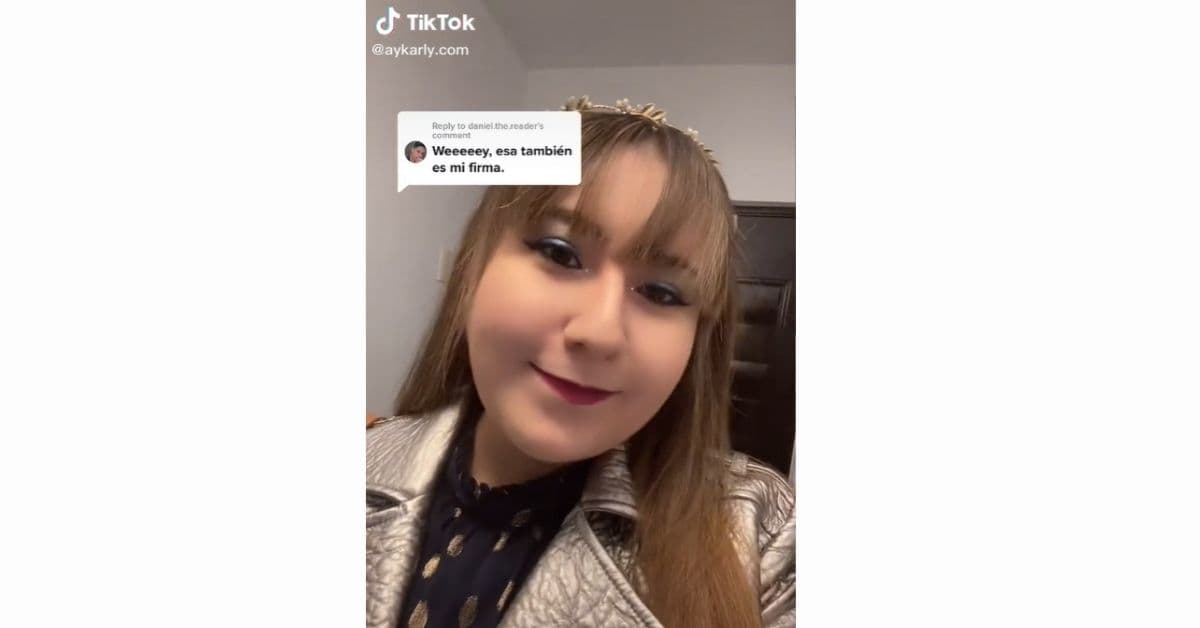 Karla Perales firmó su título universitario con la sigantura de Selena Gomez.