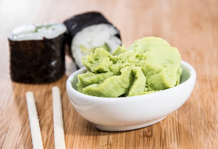 Una mujer confunde el wasabi con guacamole y termina en urgencias con el 'corazón roto'