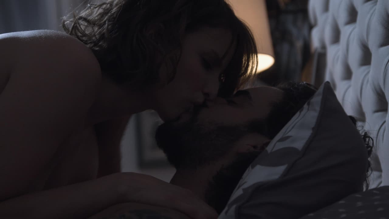 Enamorada y entregada, así se ha mostrado Leonora, sin sospechar lo que la familia Larios está tramando. No te pierdas esta historia de lunes a viernes a las 9P/8C por Univision.