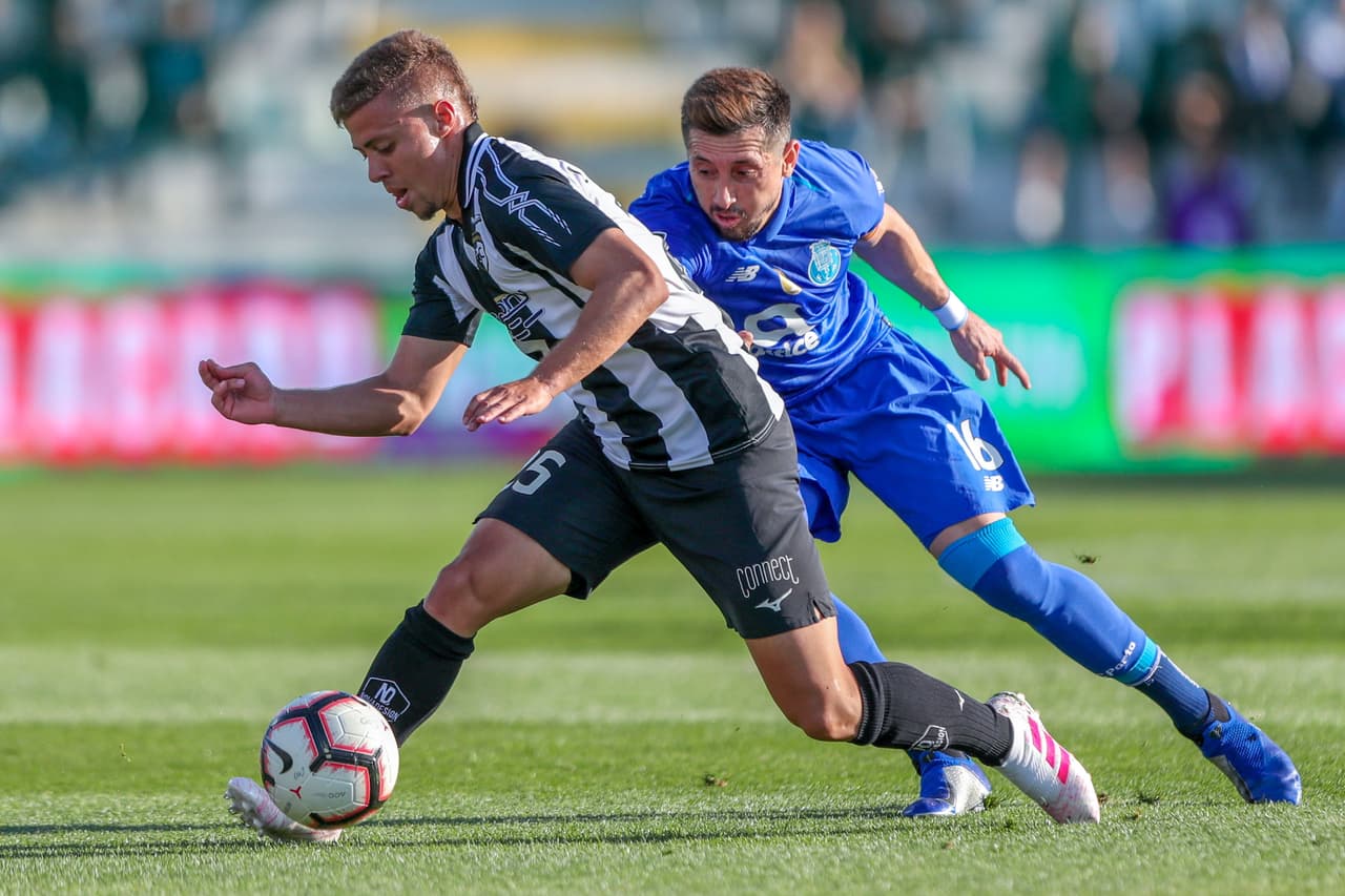 En fotos: Héctor Herrera cerró el triunfo del Porto sobre el Portimonense