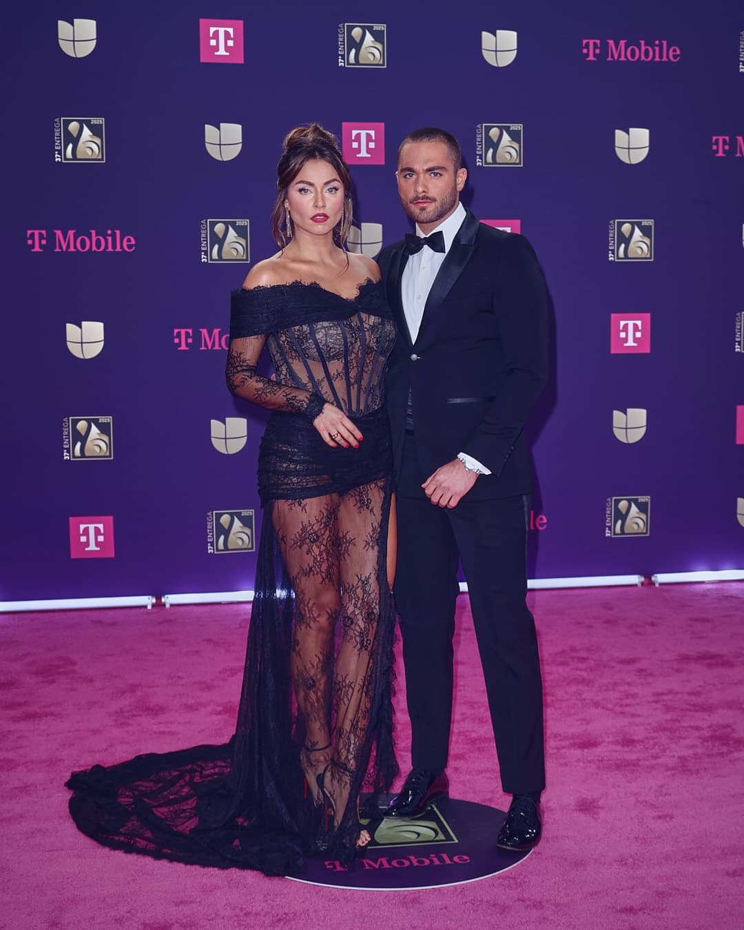 La actriz 
<b>Claudia Martin</b> y su novio Carlos Saíd eligieron el color negro.