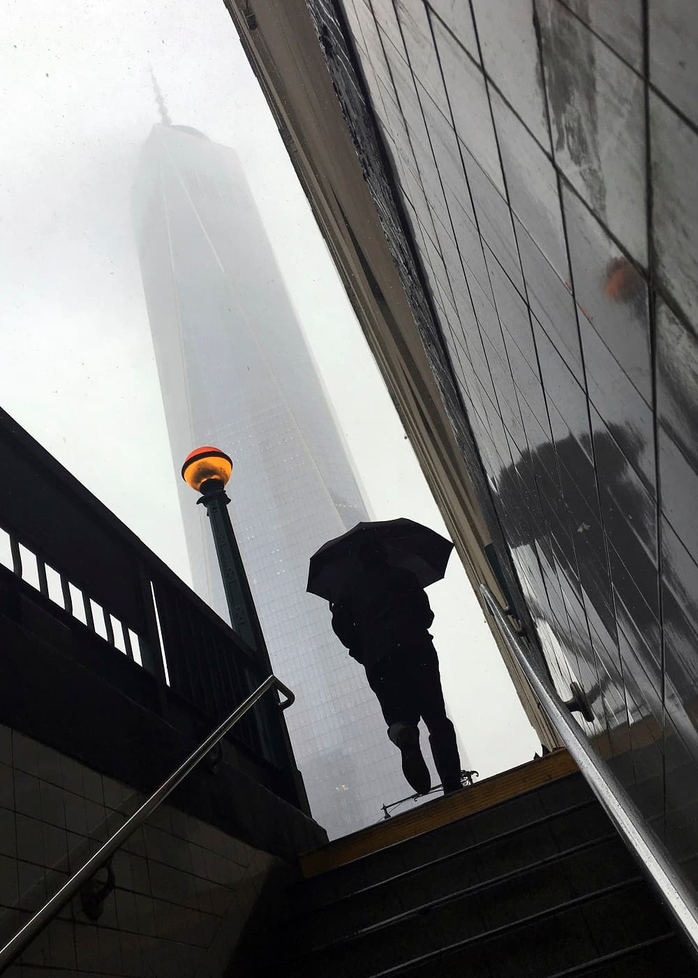 El sábado se podrían batir récords de frío para esta época en algunas partes del noreste, como en las ciudades de Burlington, en Vermont, Syracusa y la ciudad de Nueva York, Nueva York, y Boston, Massachusetts.