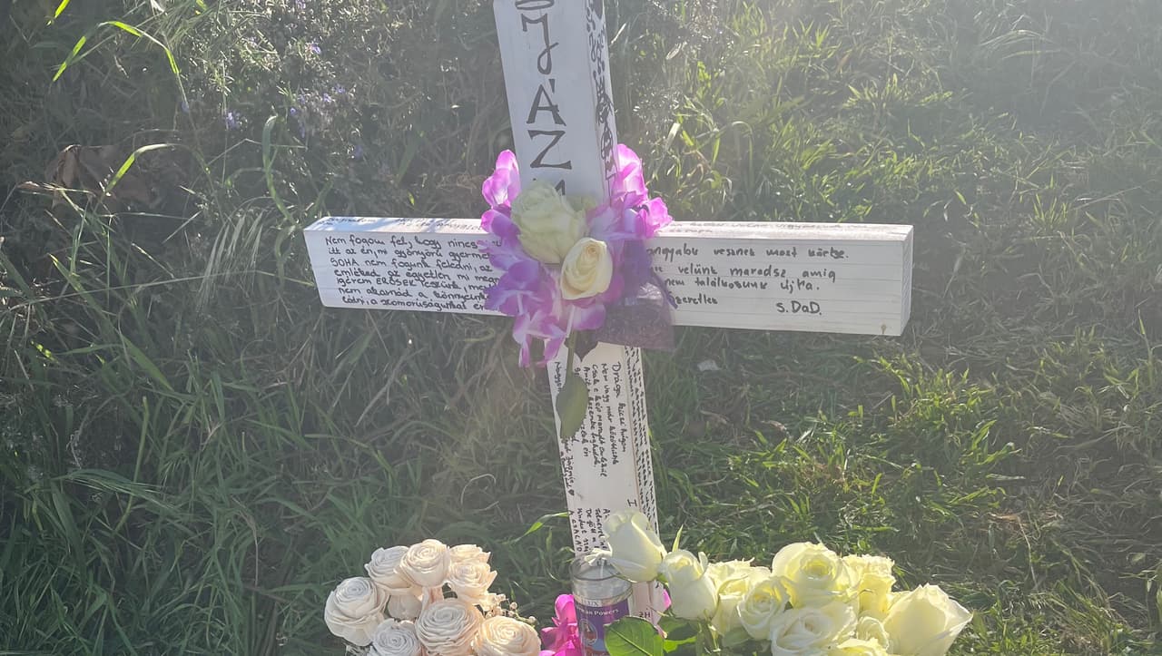 La causa de la muerte de la joven no ha sido revelada, aunque el forense descartó que su cuerpo presentara golpes.