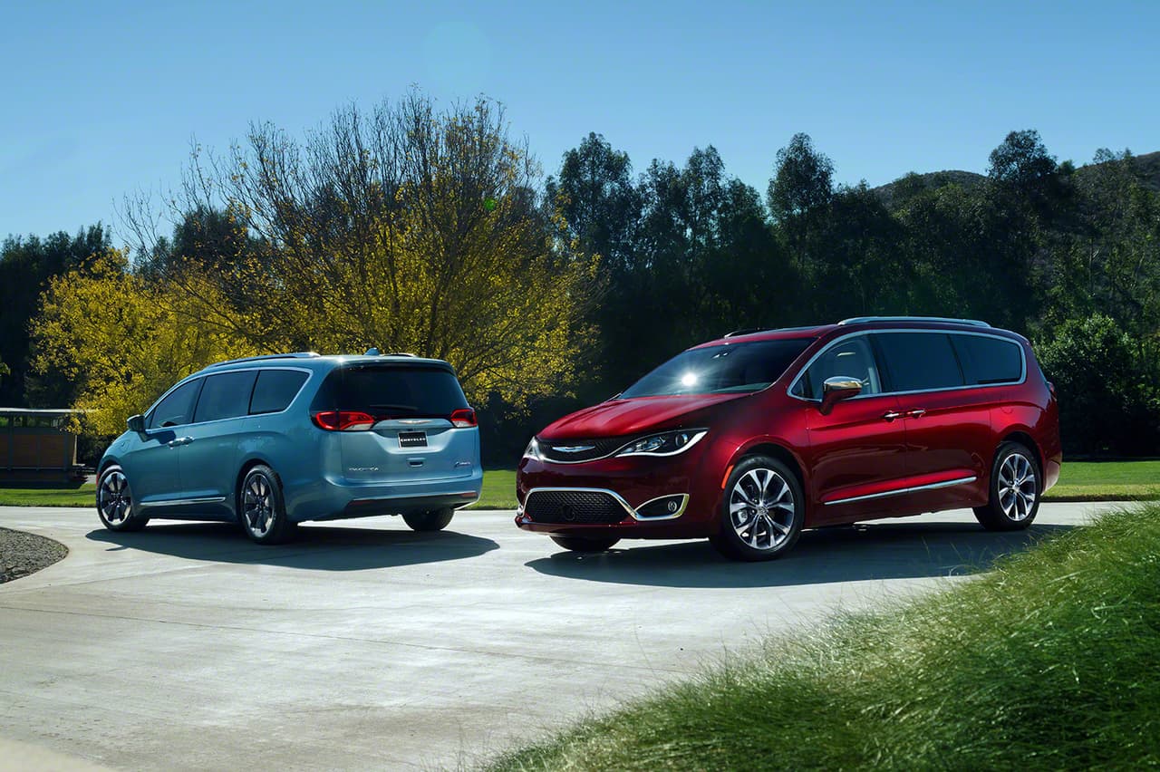 La Chrysler Pacifica 2017 se ofrece con motorización 100% a gasolina (muy pronto una versión híbrida).