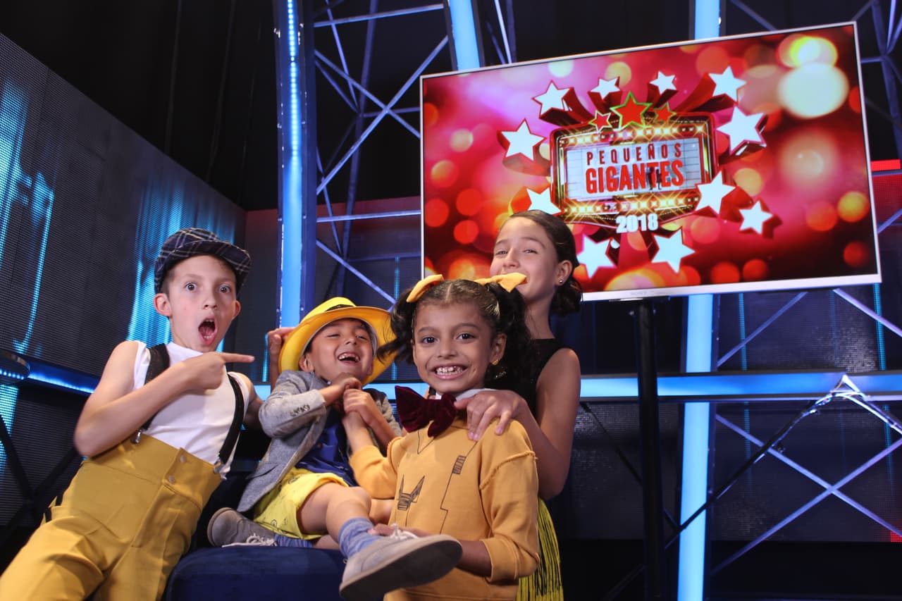 Morokito sí que sabe encantar a las nenas.