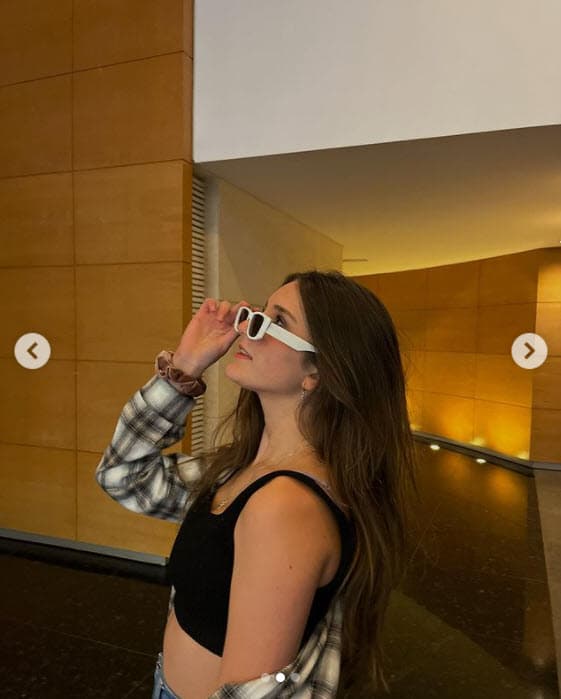 "Evidentemente ya está en una edad en la que
<b> se tiene que hablar de eso</b>", explicó, "con Elissa sí hay que tener una comunicación abierta, con los jóvenes, para saber educarlos y guiarlos".
<br>