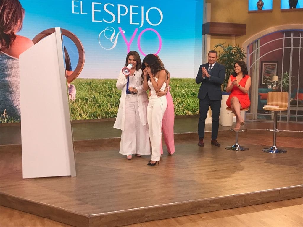 Durante algunos minutos fuimos testigos de lo difícil que fue para Francisca continuar el ejercicio frente al espejo.