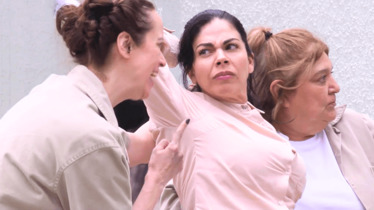 Celeste enfrenta la furia de Armida dentro de la cárcel | Monteverde | Capítulo 84