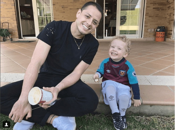 ¿Otro mexicano en el West Ham?, ‘Chicharito’ ficha al hijo de Layún