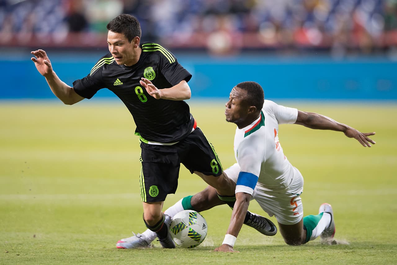 5. Debut con el Tri. Fue el 10 de febrero de 2016 en un juego amistoso contra Senegal.